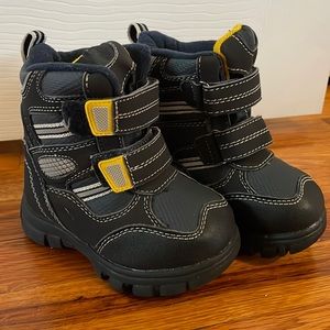 Boys’ snow boots!